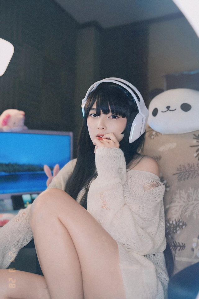 Kazumi’s Stunning Nami Cosplay Wows Fans 9 Kazumi cosplay details