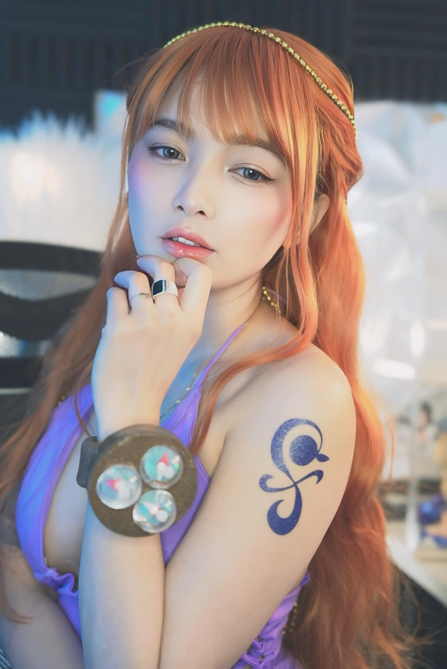 Kazumi’s Stunning Nami Cosplay Wows Fans 4 Kazumi cosplay details