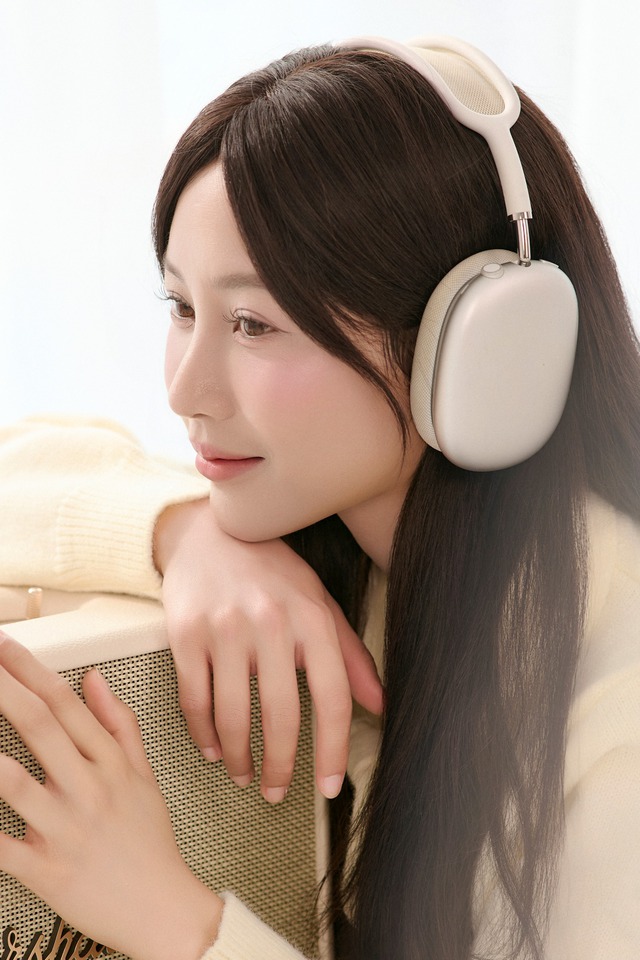 Streamer Nắng Stuns Fans with Dreamy New Looks 1 Streamer Nắng looking dreamy and elegant