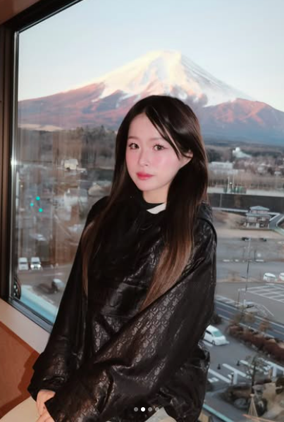Rich Kid Chao Stuns in Tiny Bikini with Fiery Body 2 Chao showing off her curves in a private hot spring