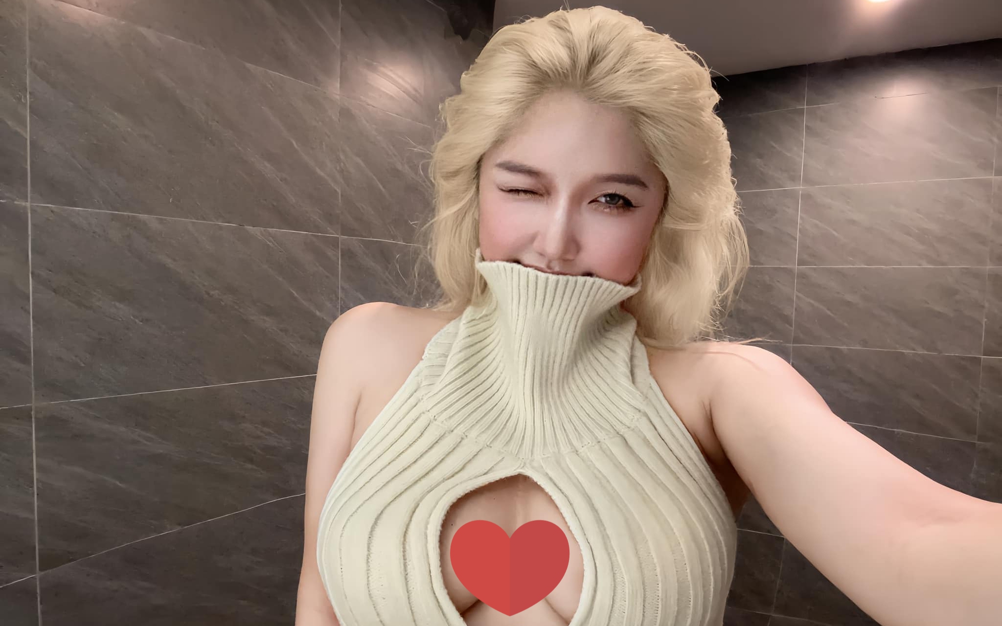 Hanni Lee Stuns Fans with Bold, Sexy New Photos 3 Hanni Lee in a bold outfit
