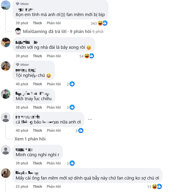 Độ Mixi addressing fans