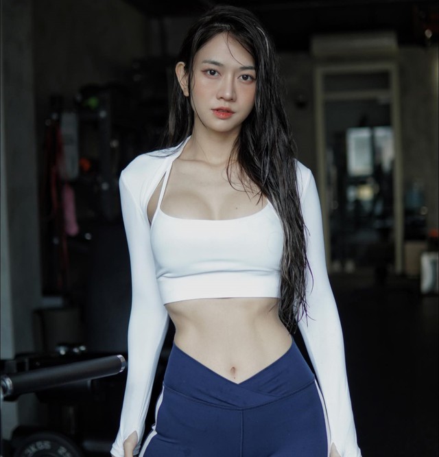 TikTok Star Lê Bống Shows Off Toned Waist Again 3 ns co vong eo san chac nho cach an dac biet nay 29562637452889343112216811238010153493627807n 1691112665 897 width1284height1336 1739685898808 17396858990041589239474