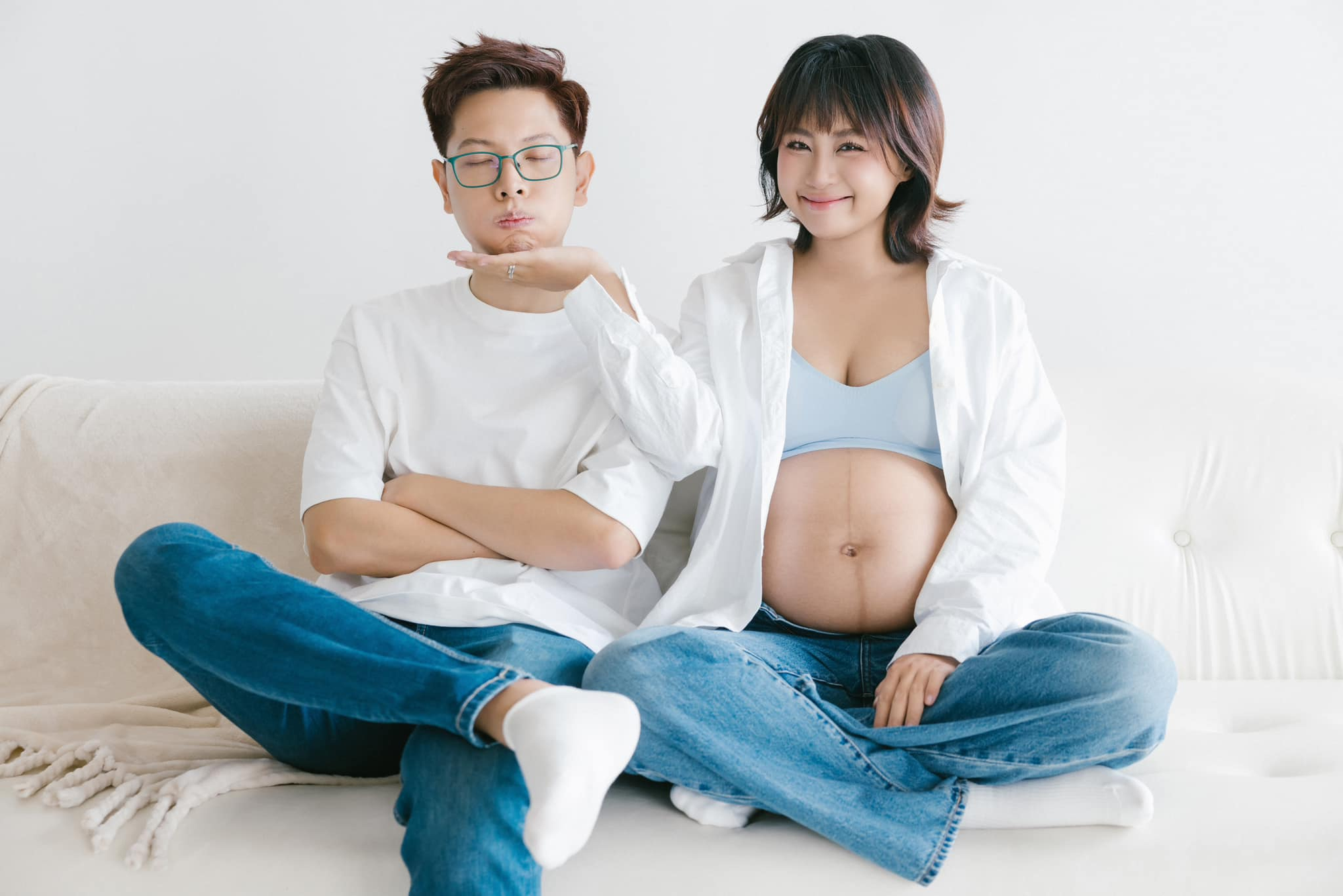 MC Minh Nghi Shares How Husband Bomman Cares for Her During Maternity 1 Minh Nghi and Bomman with their baby