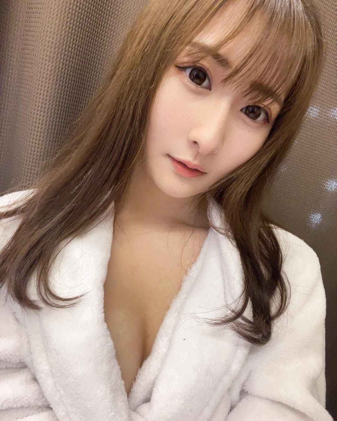 Yua Mikami's Colleague Caught Cheating with Baseball Star 1 Jun Suehiro