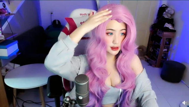 Thao Anh Luong streamer portrait