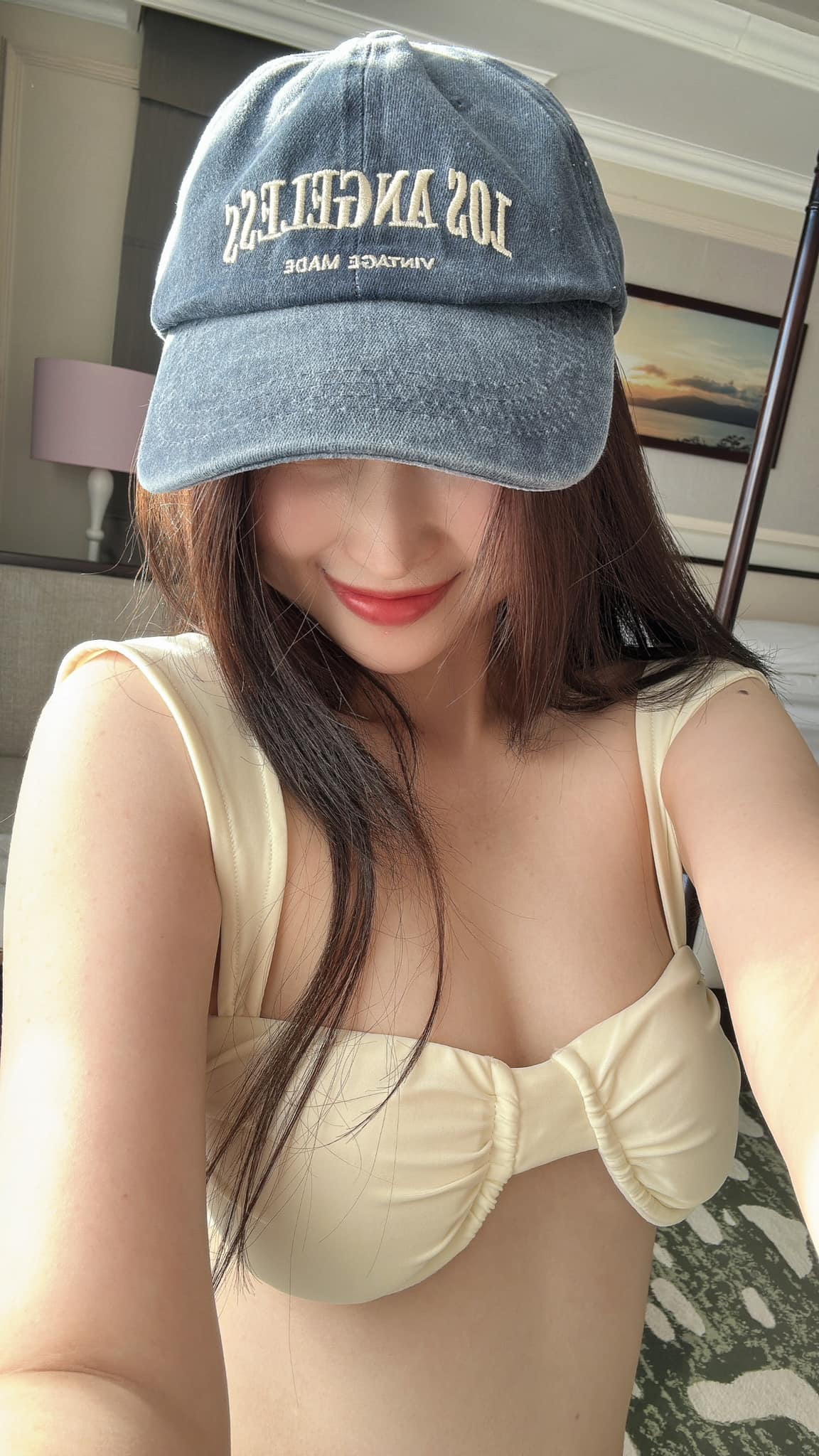 Vietnamese Streamer Shares Sexy Photos but Feels Shy Around Mom 7 photo 1739504833401 17395048337371924204202