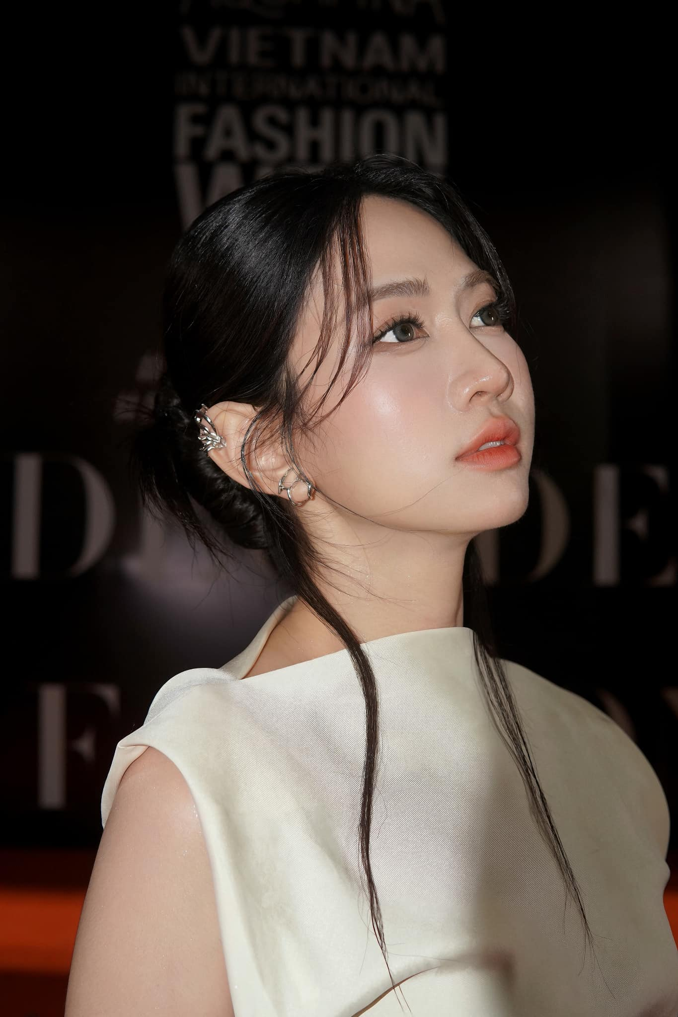 TikTok Star Lê Bống Shows Off Toned Waist Again 7 photo 1739686105752 1739686105997759856224