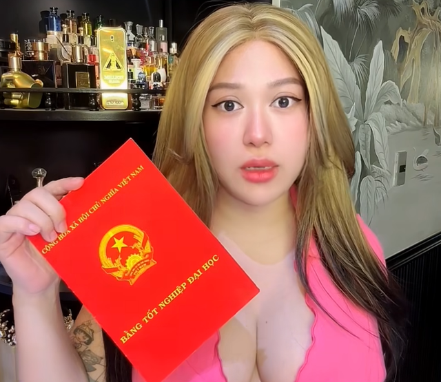 Suzie Nguyễn Claps Back at Haters with Her Law Degree 4 Suzie Nguyễn showing her law degree