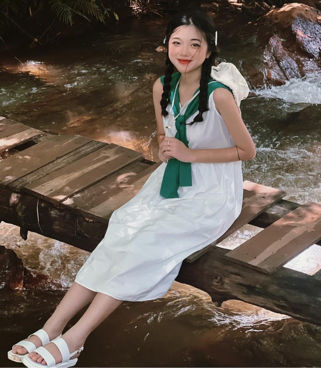 Hot Girl Khánh Ly Vương Stuns as a Gorgeous Mermaid 1 47309181512732477672958328896867385269733118n 17424606100071739647666