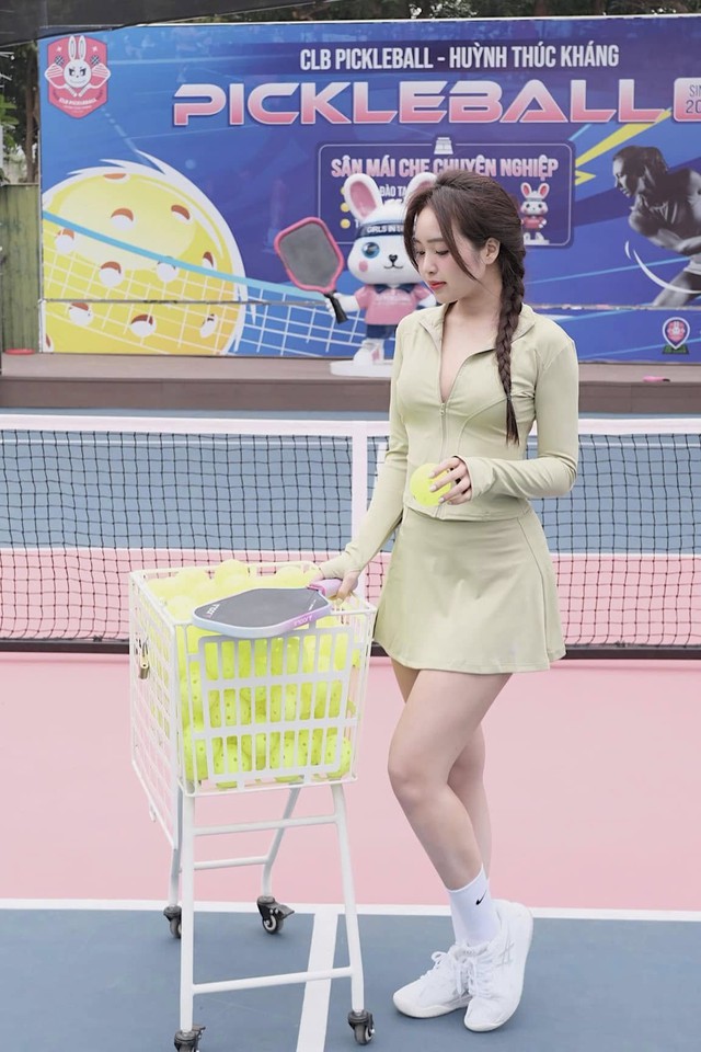 Lê Phương Anh sporty look