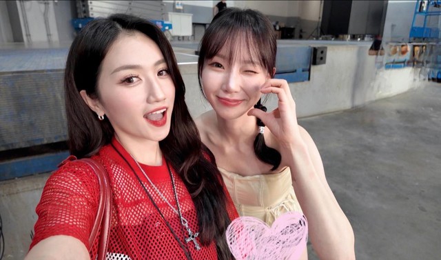 MC Linh Nắng Surprises Fans with a Rare TikTok Dance on Stream 1 Linh Nắng captivates viewers with her bright aura and radiant smile.