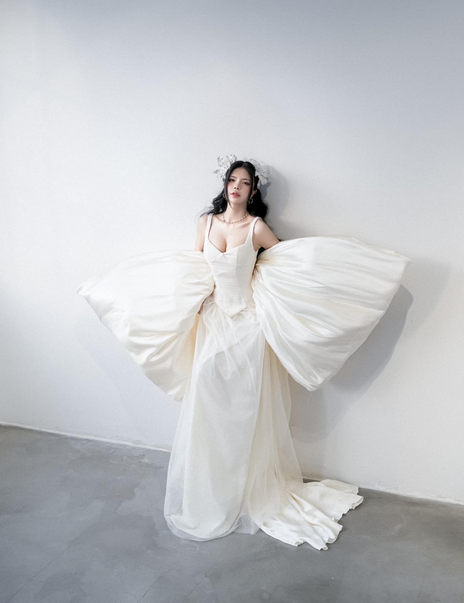 Mai Dora Shares Behind-the-Scenes to Shut Down Appearance Rumors 6 Mai Dora photoshoot