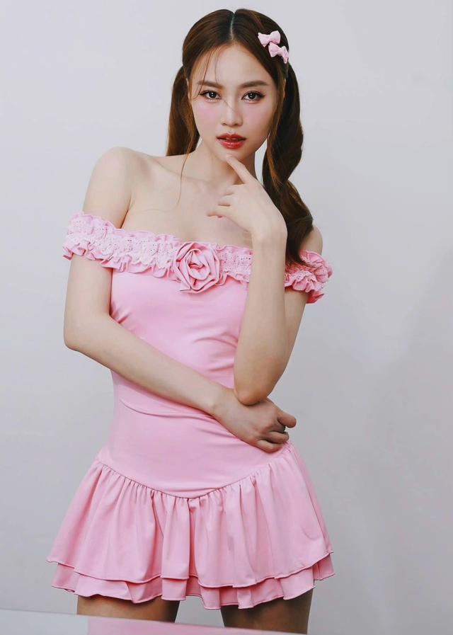 Ninh Dương Lan Ngọc Shines as MU Lục Địa VNG’s Stunning New Face 8 Ninh Dương Lan Ngọc elegant style
