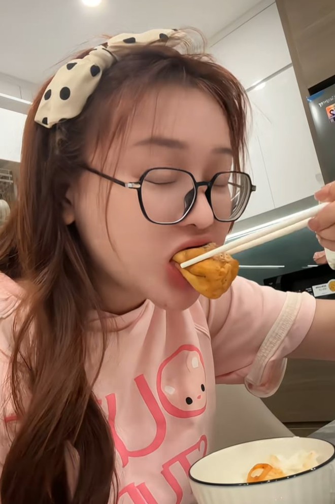 Lyly Sury Clears Up Rumors About Living With TikTok Boyfriend 2 Lyly Sury and Soanh Tran together
