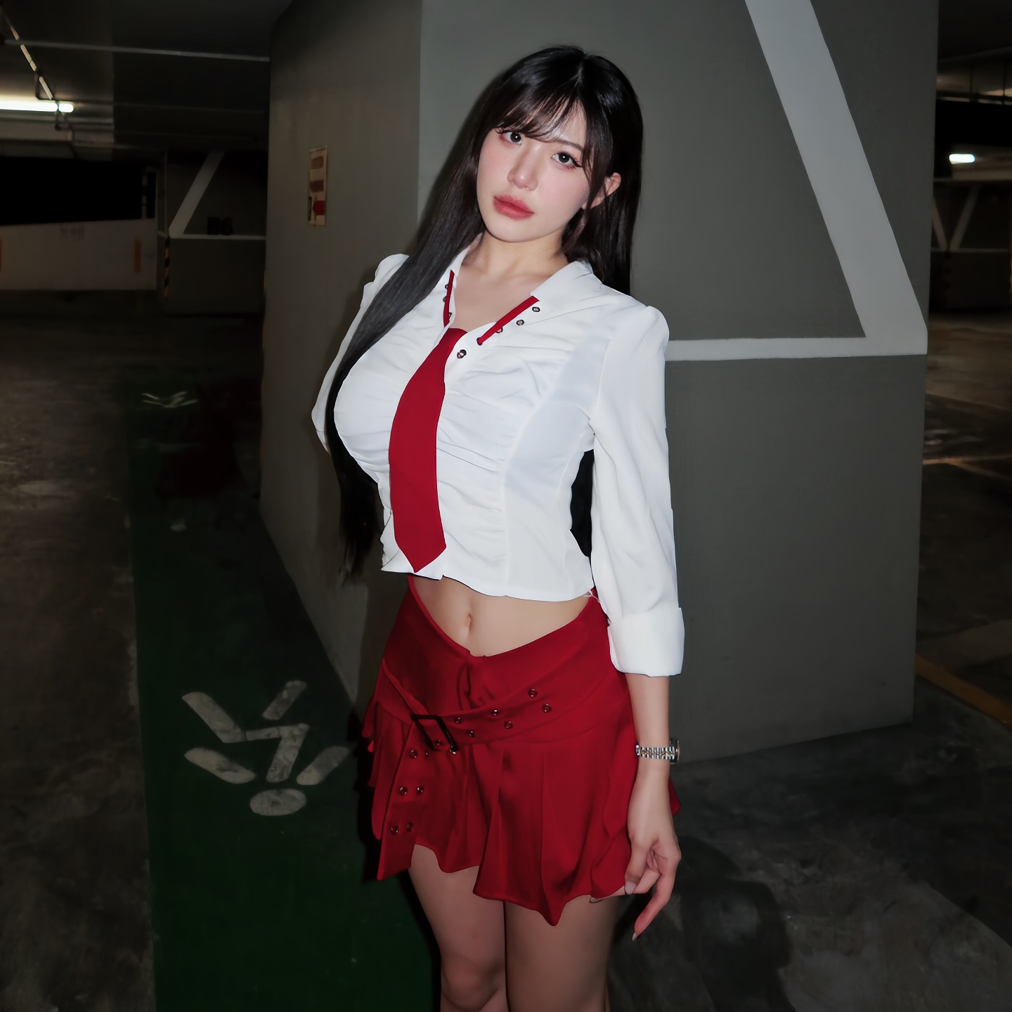 Ms Puiyi Turns Heads with Stunning Curves at MotoGP Race 3 Ms Puiyi modeling