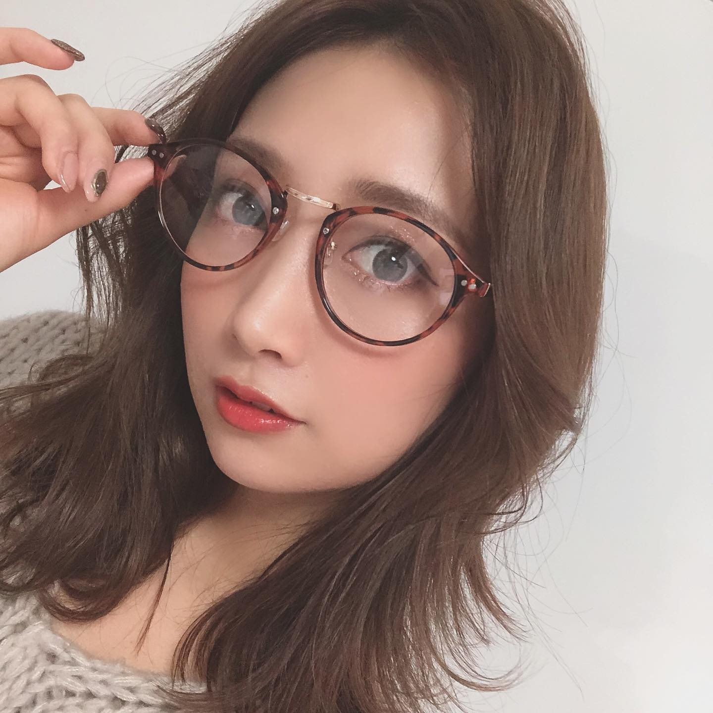 Yua Mikami's Colleague Surprises Fans by Revealing Older Actor Husband 2 Kami Anna smiling