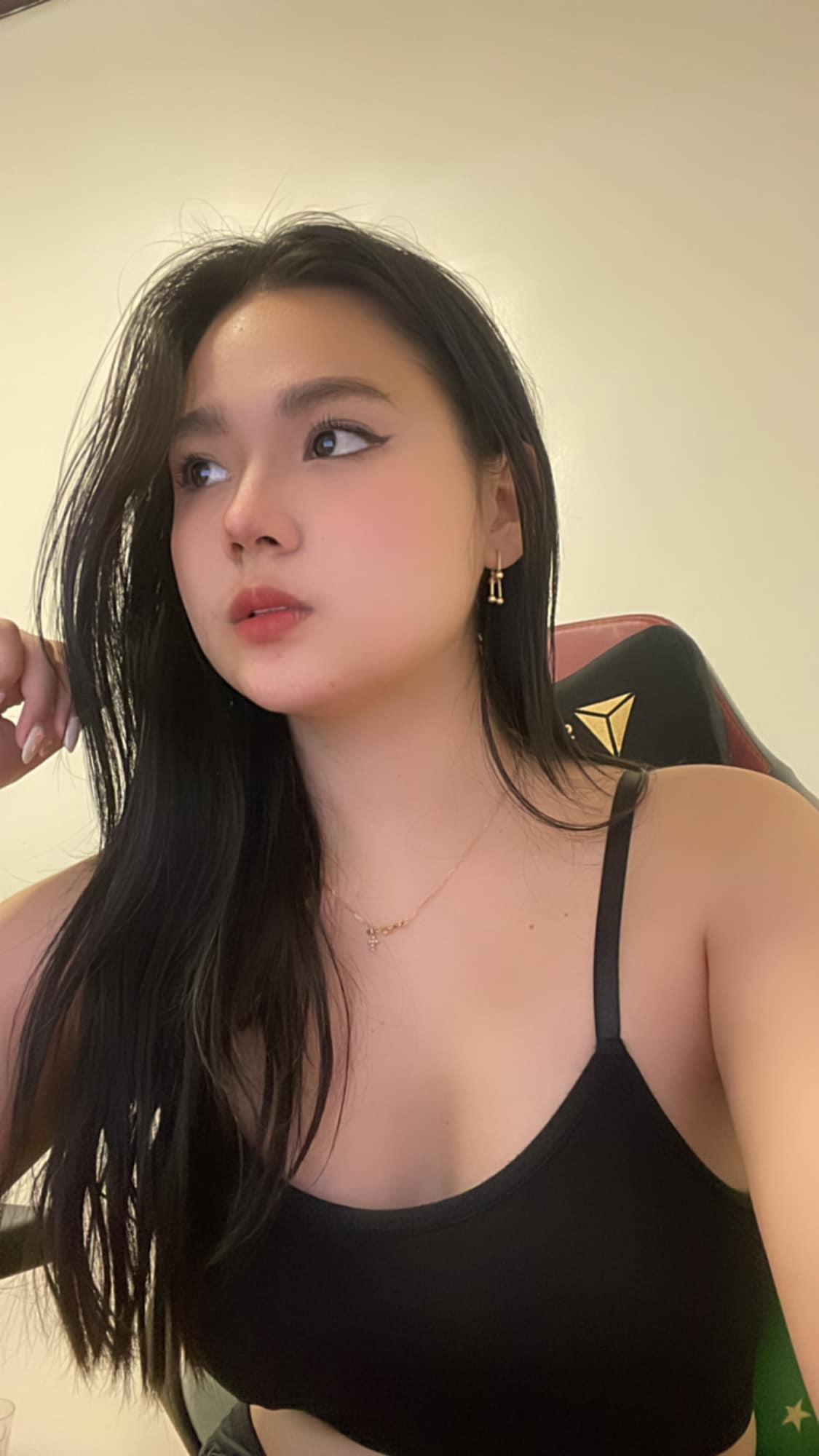 Streamer’s Sexy Pikachu Cosplay Sparks Buzz Online 3 Streamer Frincess in cosplay