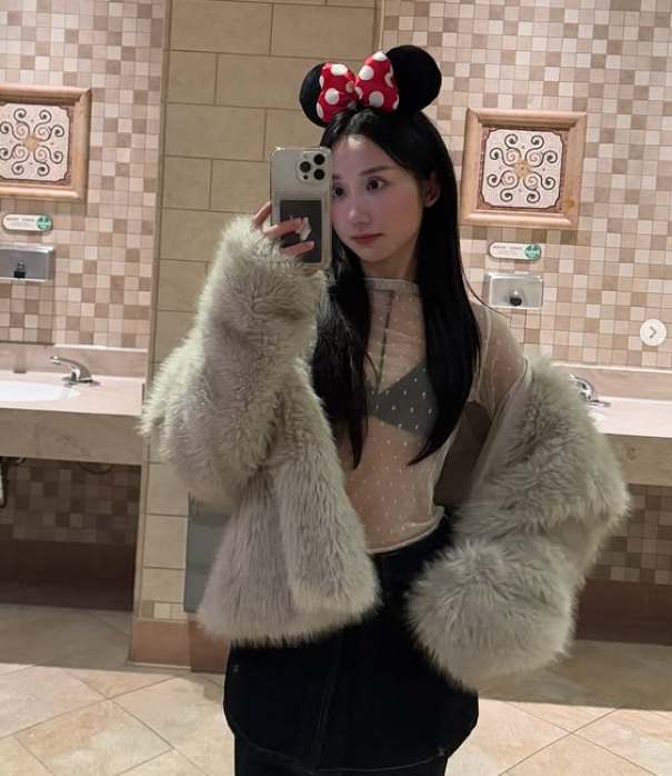Mina Young confident pose