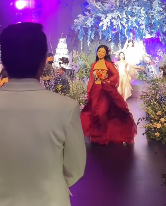 Streamer Win.D and Bống’s Stunning Dance at Their Wedding 6 Bống’s dance moves