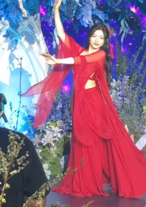 Streamer Win.D and Bống’s Stunning Dance at Their Wedding 9 Bống’s final dance pose