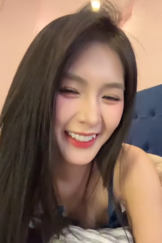 Quỳnh Alee’s Playful Video Wins Over 1.5M Fans 6 Quỳnh Alee cheerful and playful