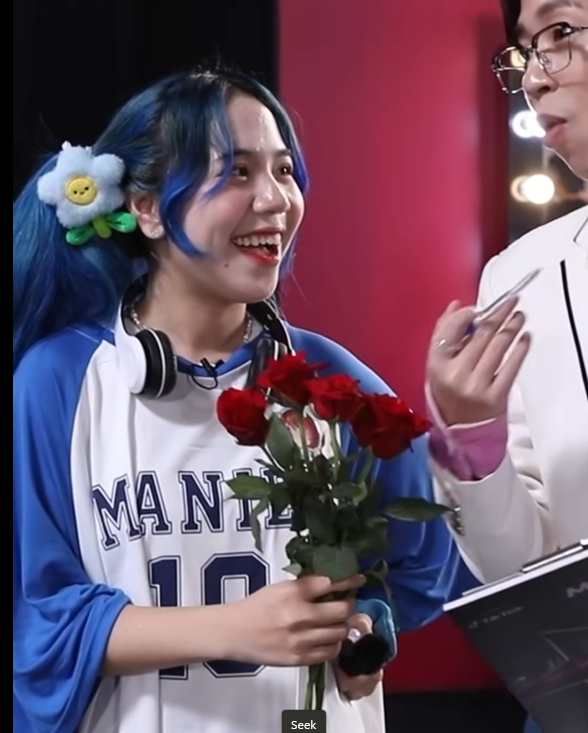 ViruSs Challenges Female Rapper Simmy on Master 2023 2 Simmy giving a rose to ViruSs