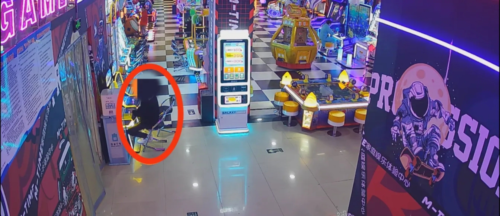 Man Buys Fake Tokens to Cheat Arcade Game and Gets Caught 1 1744418243197567494168 1744420001018 17444200018521911195390