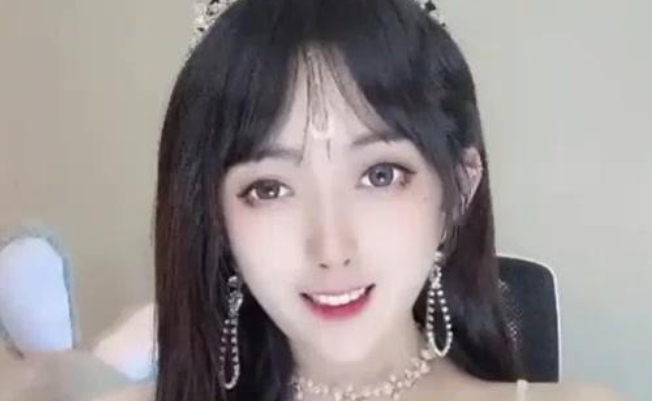 Rich Fan Spends $3M on Streamer but Gets Rejected 3 Streamer Chang at karaoke party
