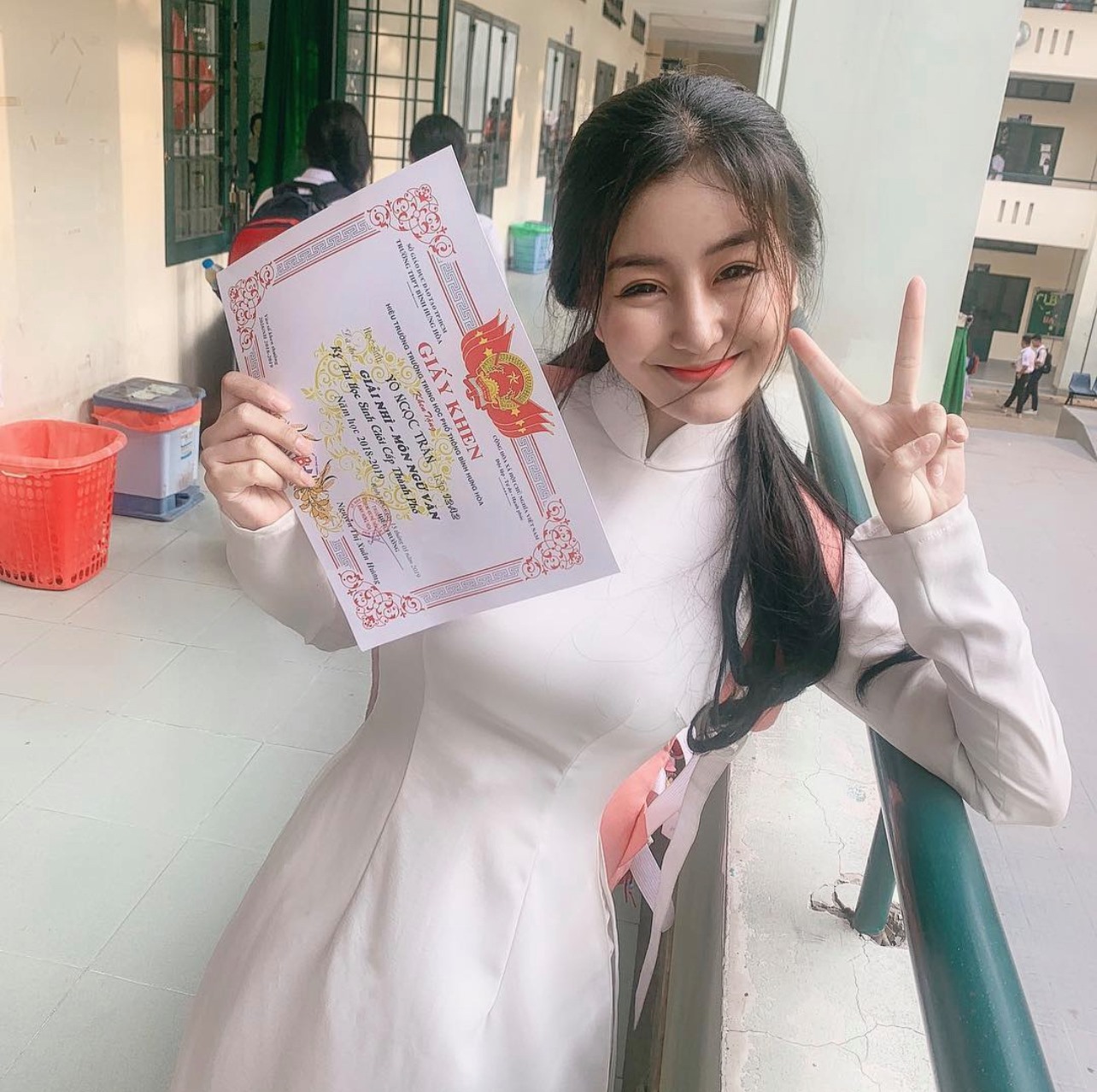 Võ Ngọc Trân’s Playful Pout Wins Fans’ Hearts 1 Võ Ngọc Trân posing confidently