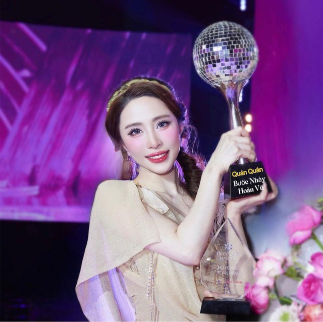 Quỳnh Nga's glamorous photoshoot