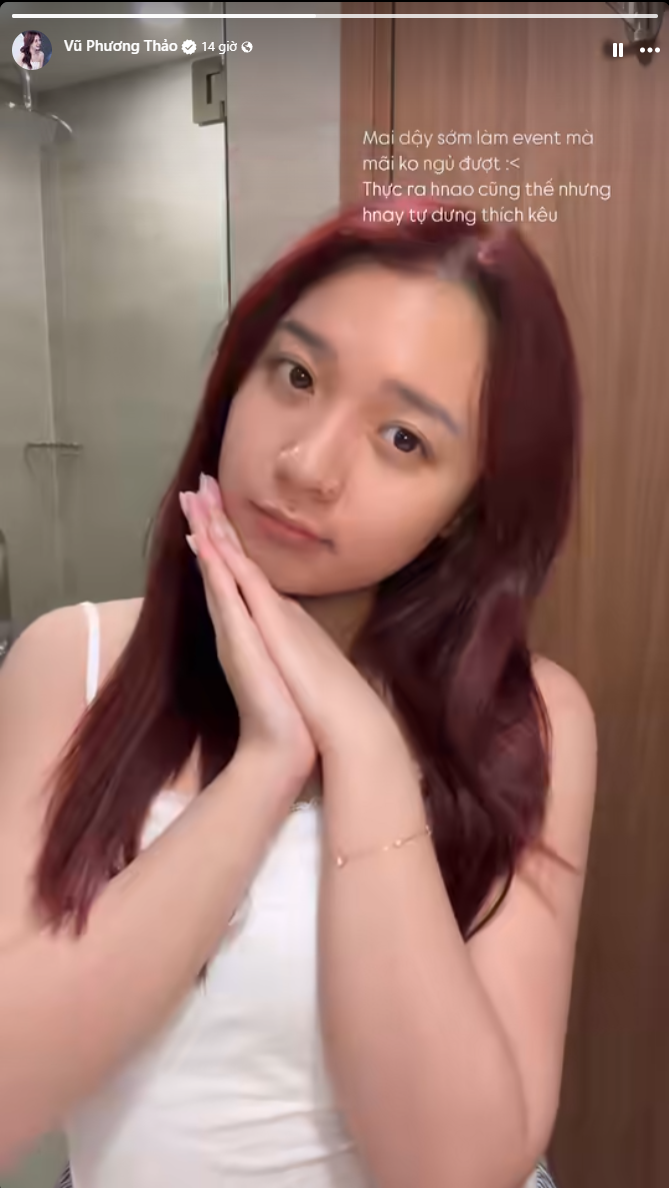 Esports MC Phuong Thao Confidently Shows Her Bare Face 4 Phuong Thao bare-faced selfie