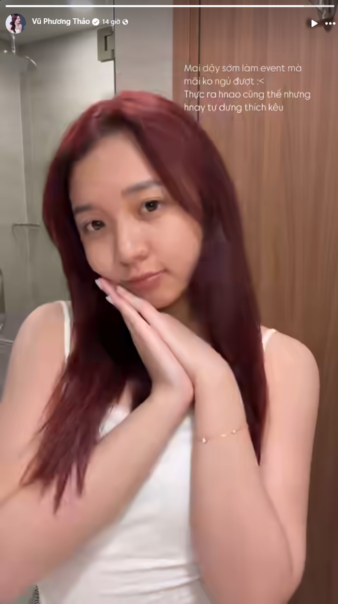 Esports MC Phuong Thao Confidently Shows Her Bare Face 5 Phuong Thao casual selfie