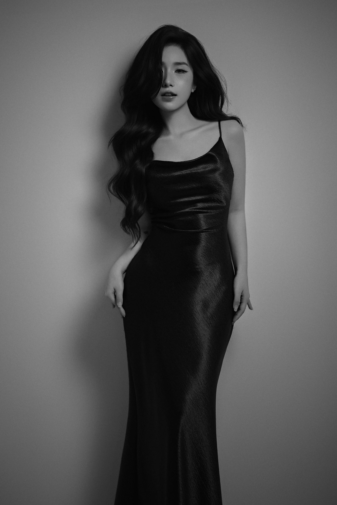 Tiểu Hý Stuns Fans with Stunning Mature Photoshoot 8 Tiểu Hý stylish photoshoot