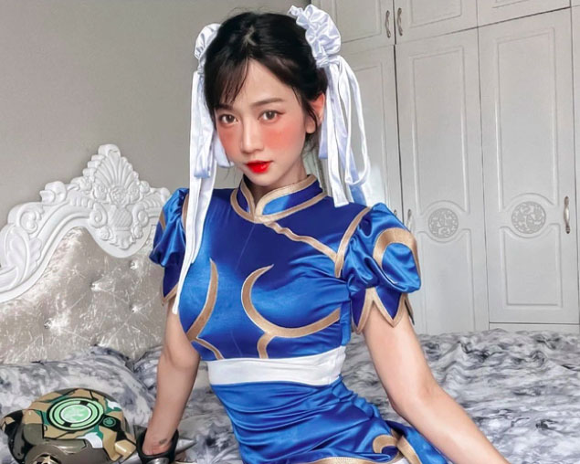 Lê Bống in detailed cosplay
