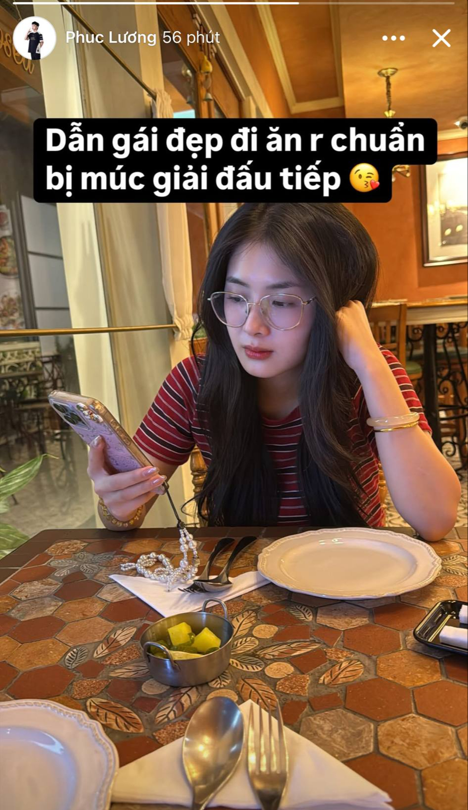 Quỳnh Alee’s Sweet Support for Pro Gamer Boyfriend Wins Fans’ Hearts 3 Quỳnh Alee and Fish spending time together