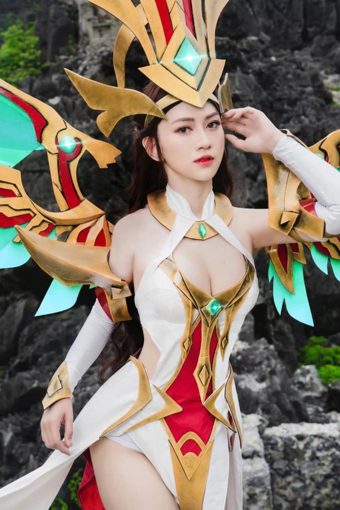 Lê Bống cosplay close-up