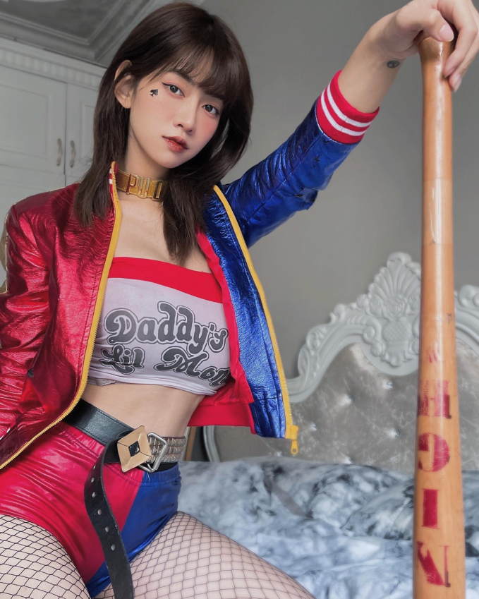 Lê Bống cosplay expression