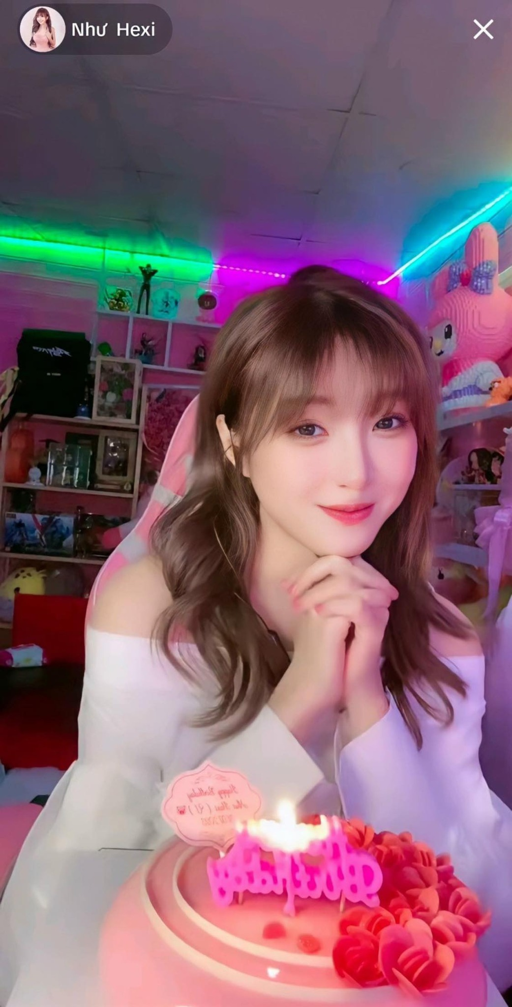 Như Hexi Stuns Fans with a Bare-Shoulder Cosplay Look 10 photo 1743493286623 1743493286796529351629