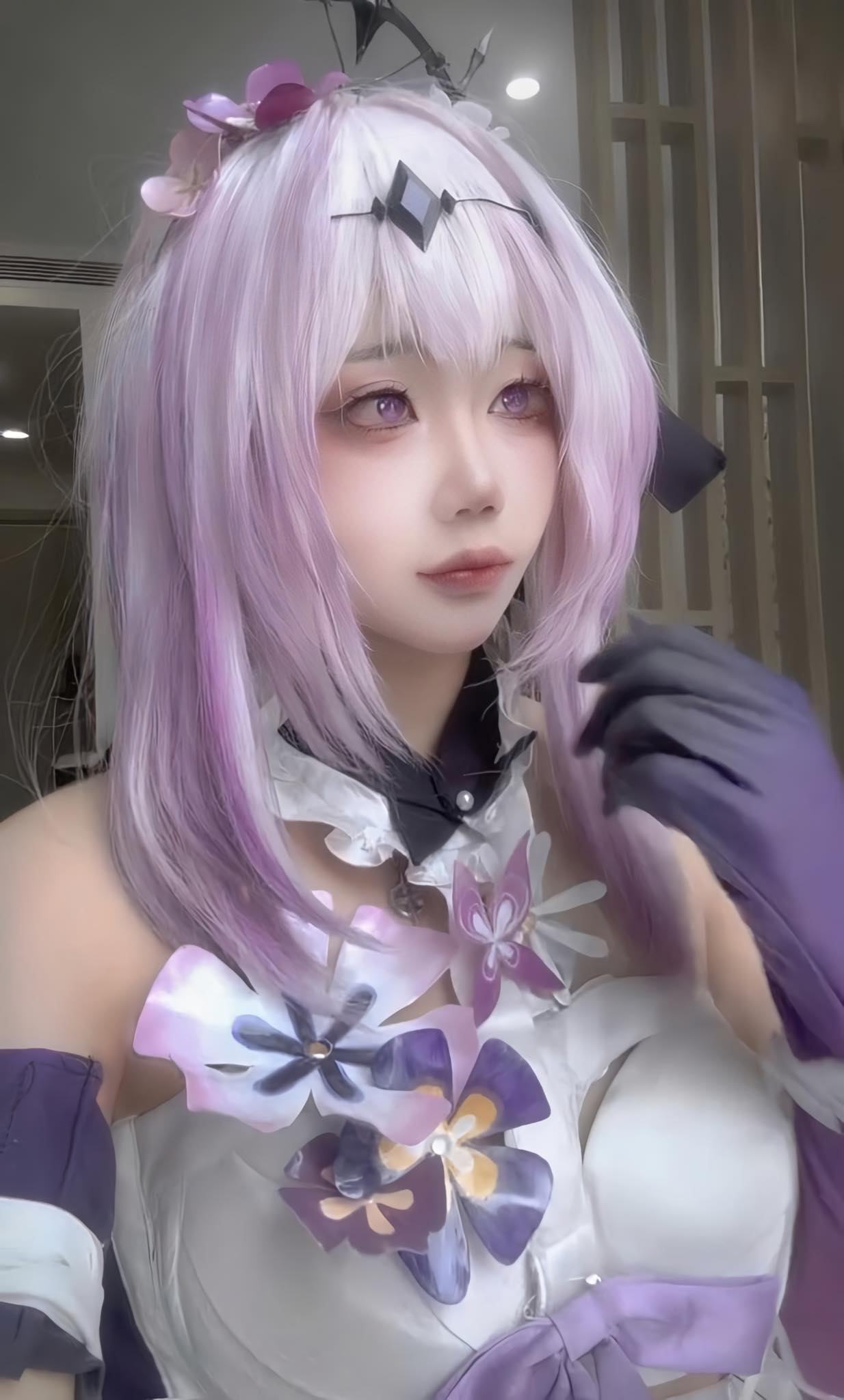 Cosplayer Shiroi Sparks Backlash with Bold New Look 7 photo 1743498937087 17434989372732043156018