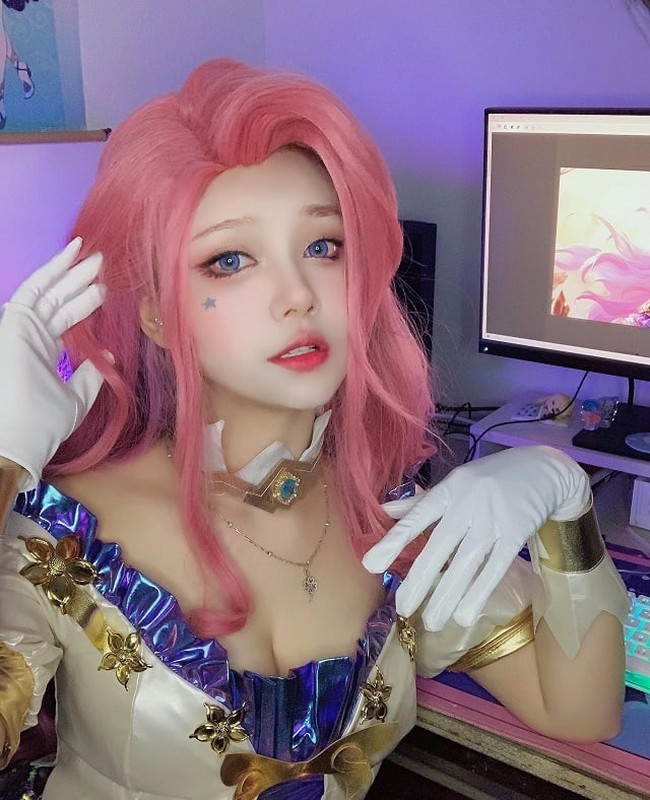 Coser Cigw Pols Stuns Fans with Sweet, Natural Beauty 2 Coser Cigw Pols casual photo 2