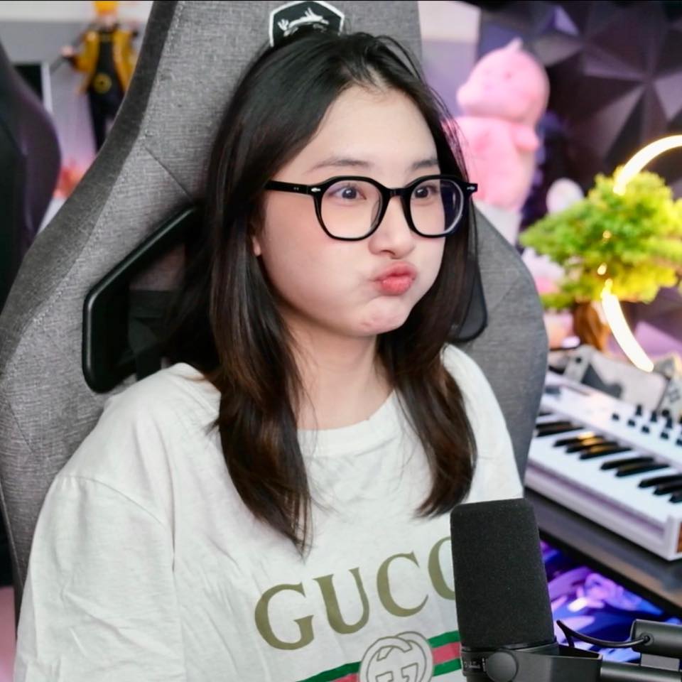 DiTi with Team Refund streamers