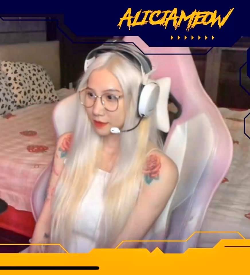 Alicia Meow with colorful hair