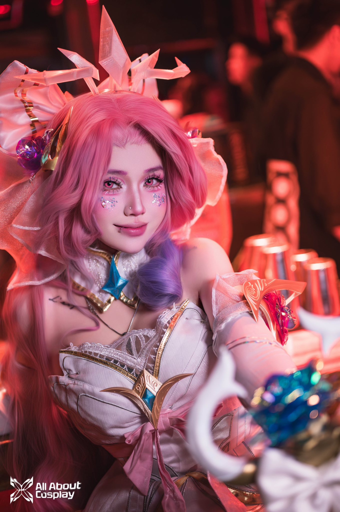 Mai Anh: The Viral Hot Girl Lighting Up Internet Cafes 12 Mai Anh casual look