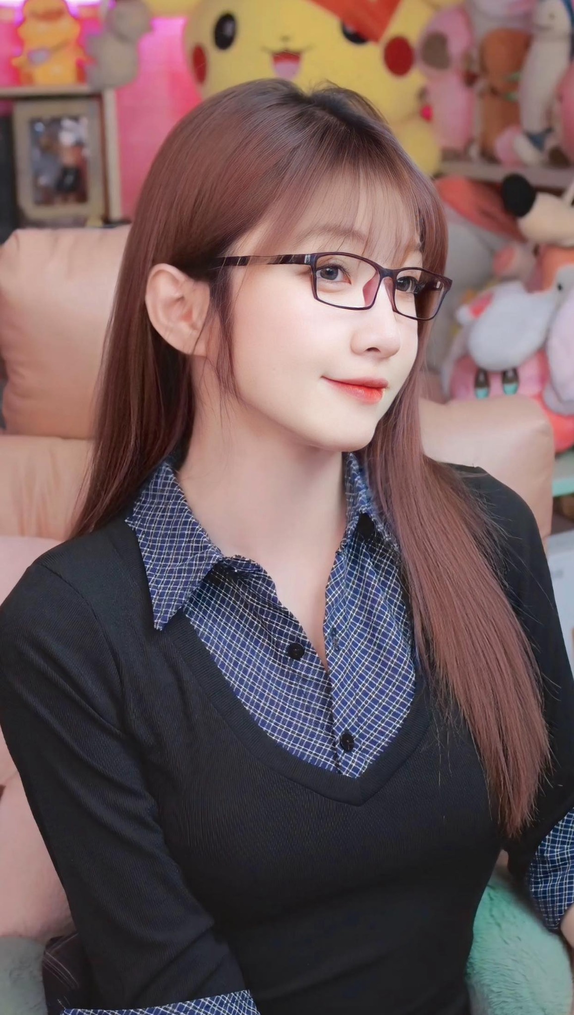 Streamer Như Hexi Stuns Fans with Bold Bikini Look 1 Như Hexi posing elegantly