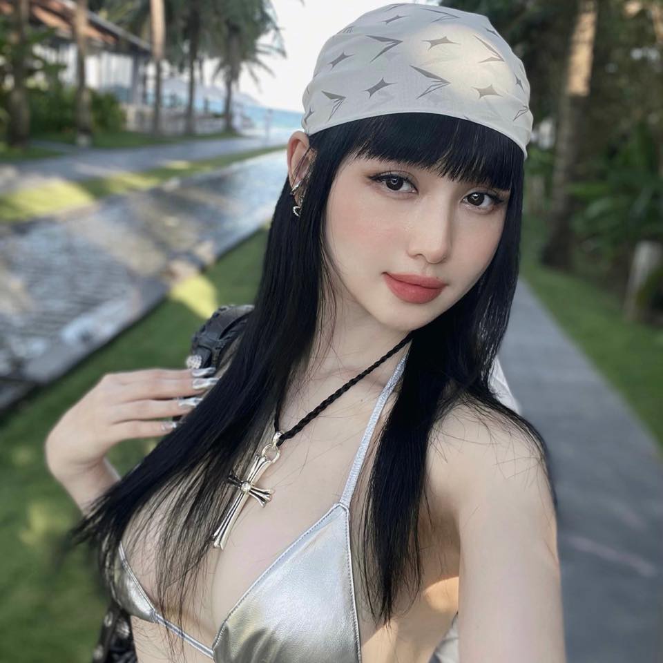 Tâm Tít’s Stunning Style Still Turns Heads Years Later 5 Tâm Tít showing off curves