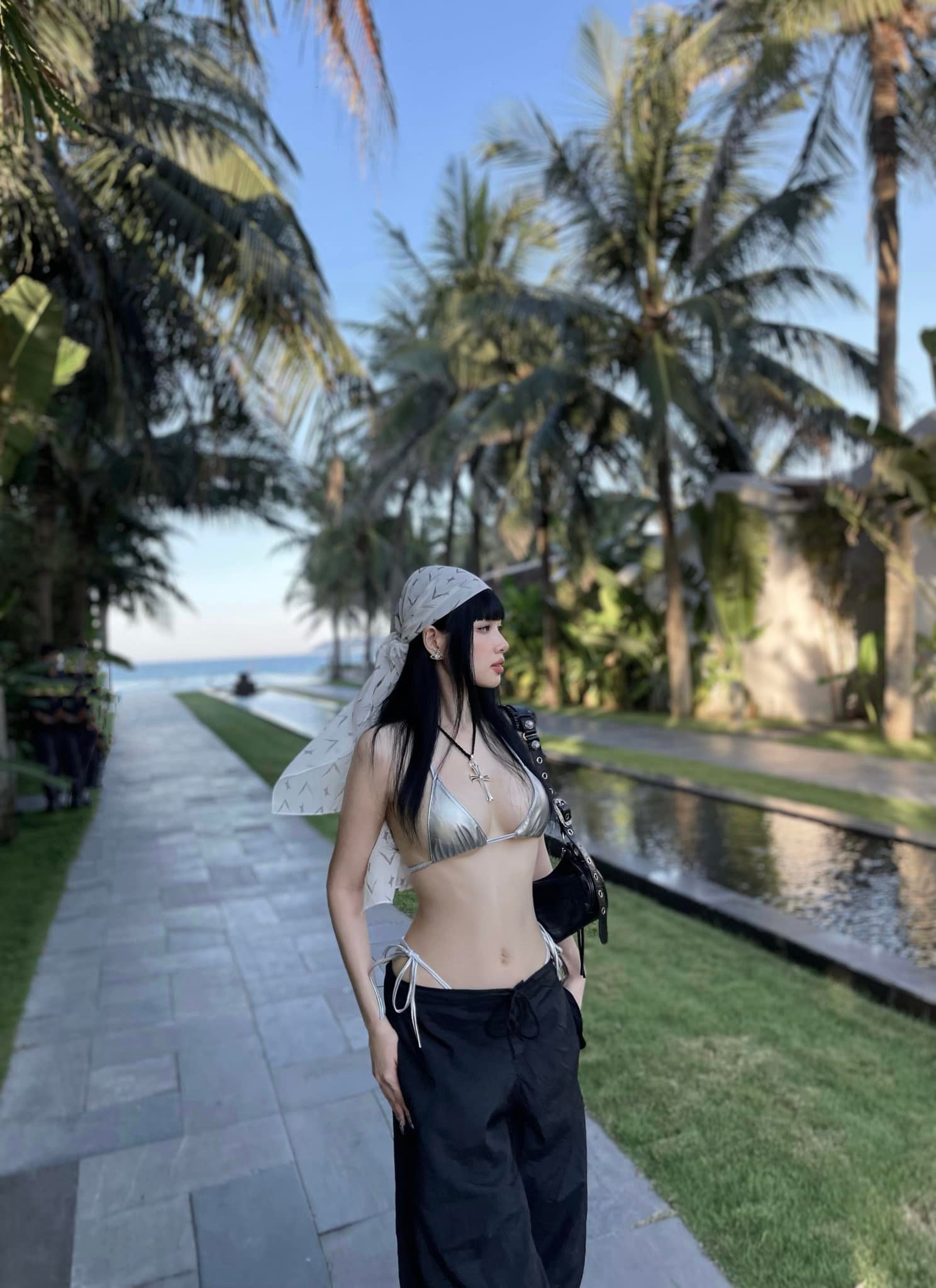Tâm Tít’s Stunning Style Still Turns Heads Years Later 4 Tâm Tít in a bold outfit