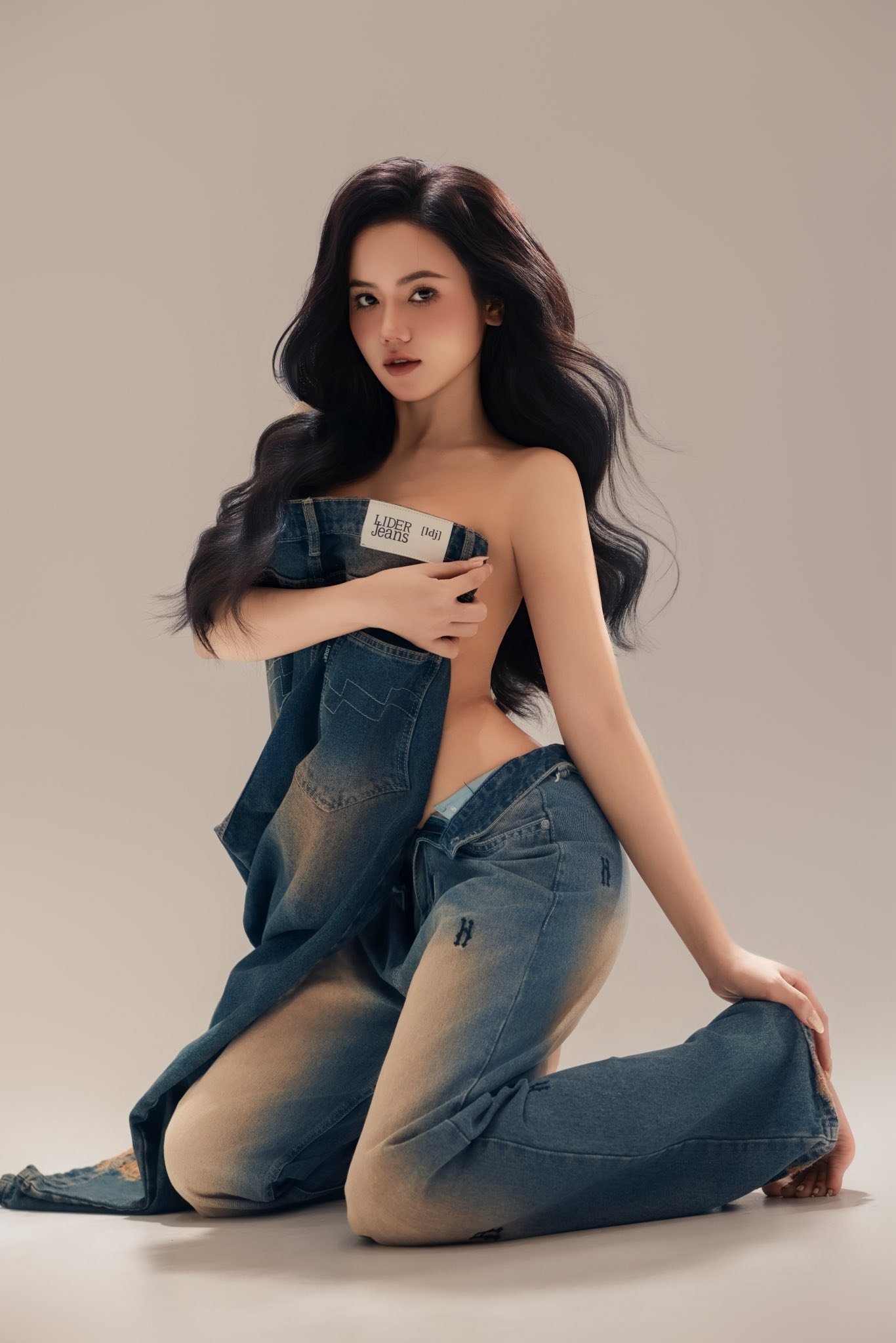Bò Chảnh Drops Stunning Bikini and Studio Photos 8 49631080417728188169773505718294606232503851n 1747817415368346409931 1747881303804 17478813040182064111974