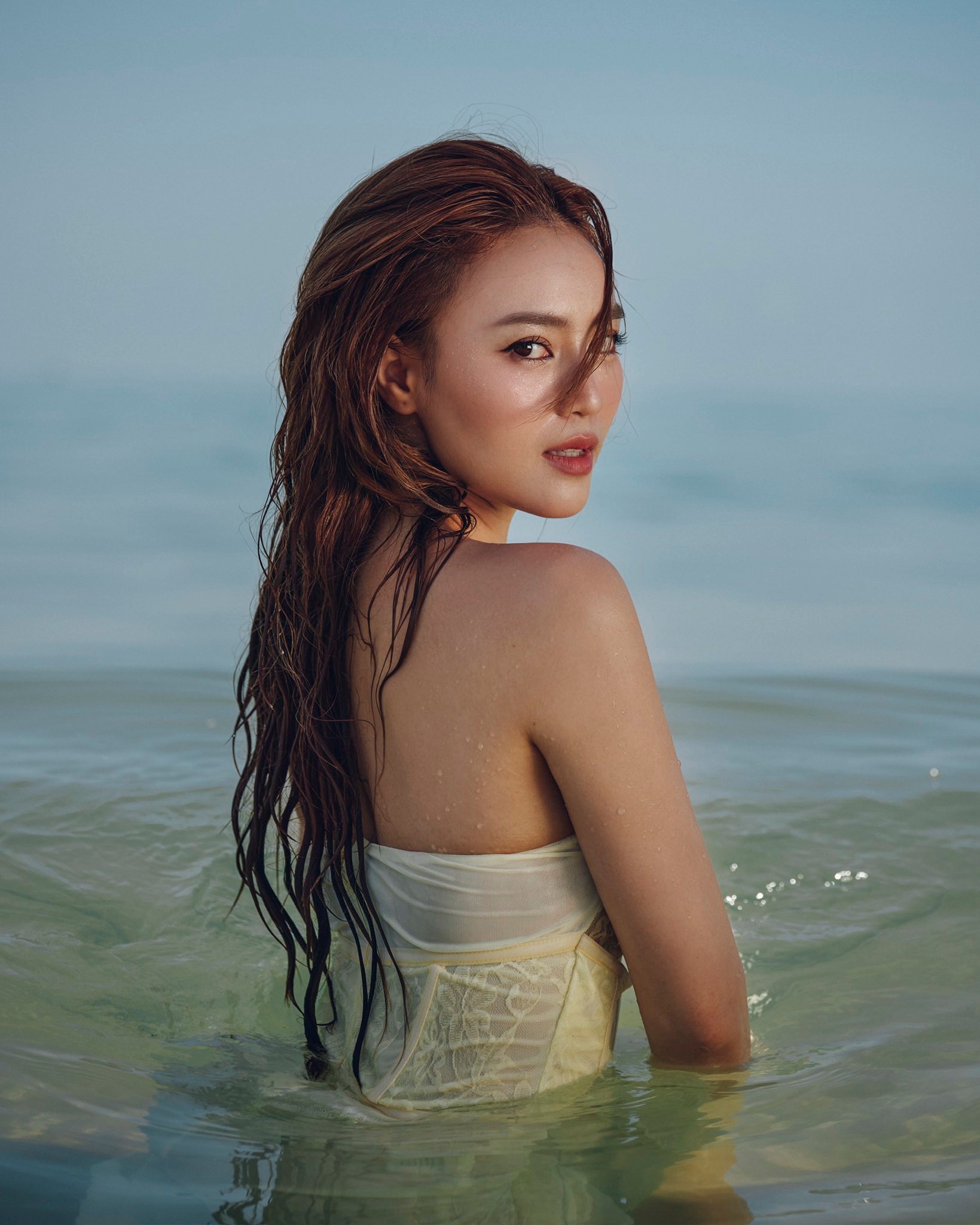 Bich Phuong and Ninh Duong Lan Ngoc's Stunning Game Fan Glow-Ups 10 49676786212499906464943104818551860526085495n 17477104957841154040496 1747711772947 1747711773044772151879