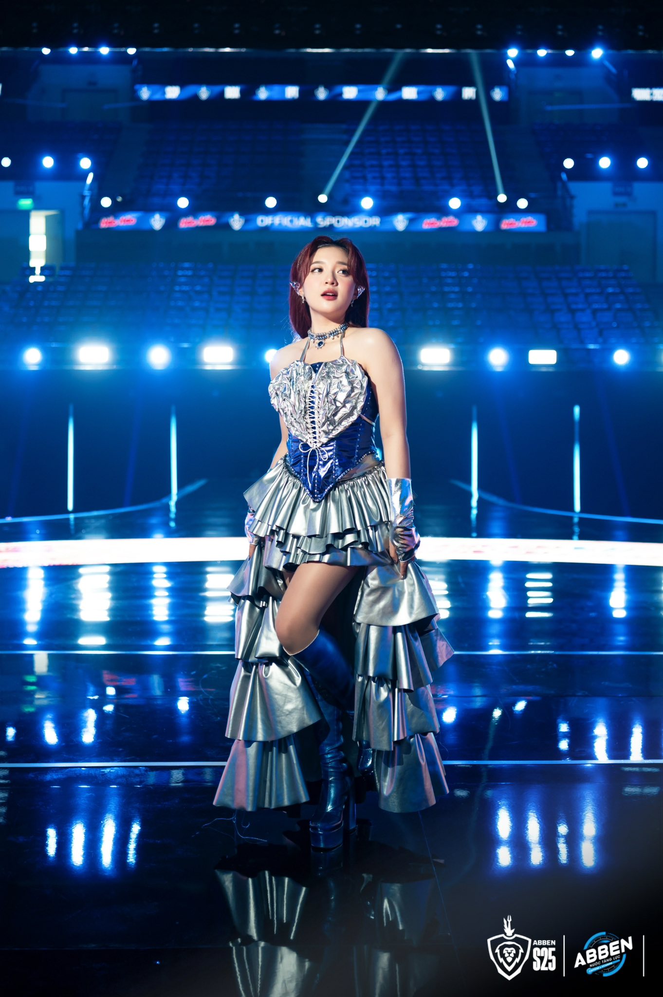 Phuong Thao photo set from AoV finals